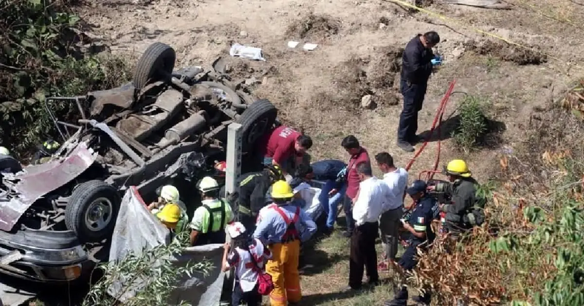 Choque en Chamapa deja un muerto y dos heridos