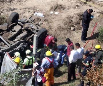 Choque en Chamapa deja un muerto y dos heridos