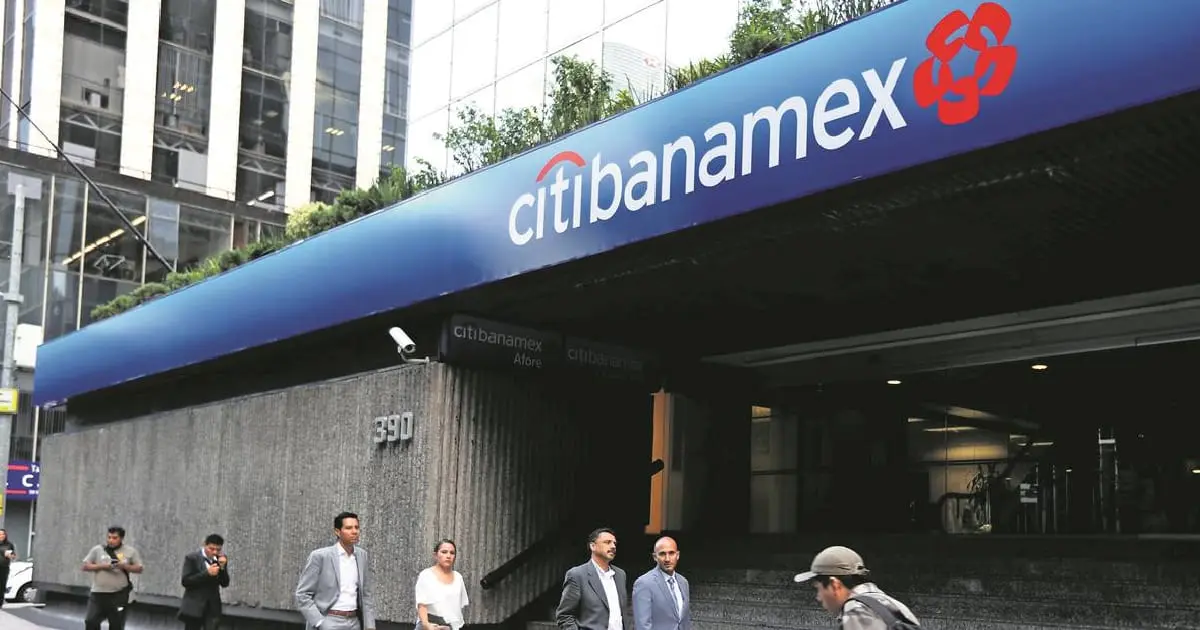 AMLO pensaba comprar acciones de Banamex, pero desistió; esta fue la razón