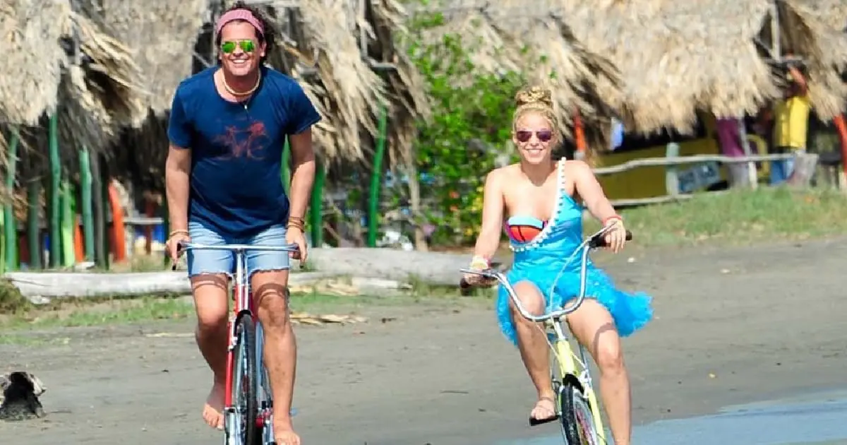 Relata Carlos Vives cómo logró grabar con Shakira