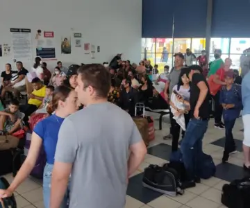 Inundaciones al sur de Sonora deja varados a cientos de pasajeros