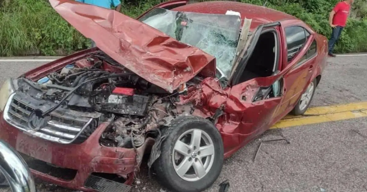 Aparatoso choque en carretera Hermosillo-Ures deja un lesionado