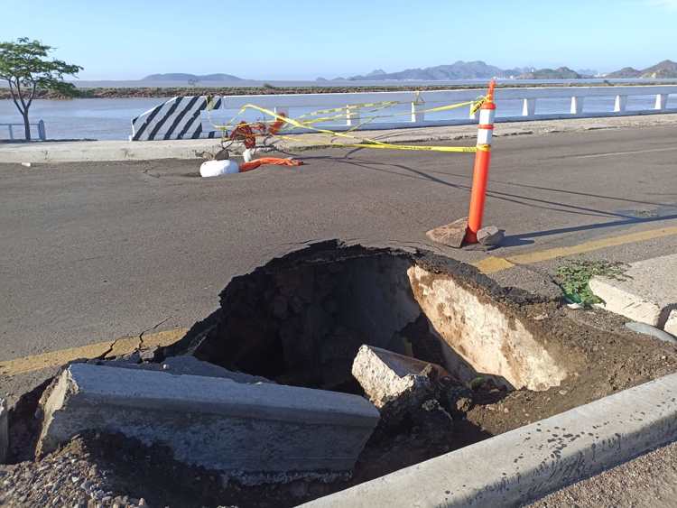 Inundación del puente Douglas deja sin nada a comerciantes