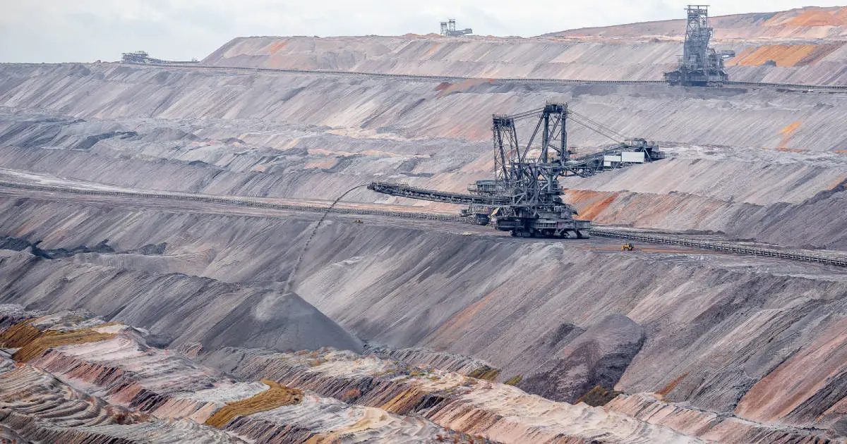 Litio para México: AMLO crea empresa para explotar el mineral