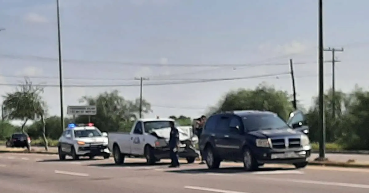 Carambola en el bulevar Ganaderos deja pérdidas materiales