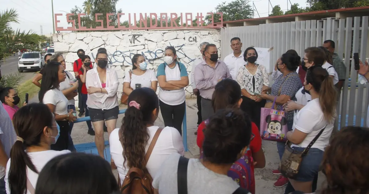 Padres de la Estatal #33 amenazan con bloquear el bulevar Solidaridad
