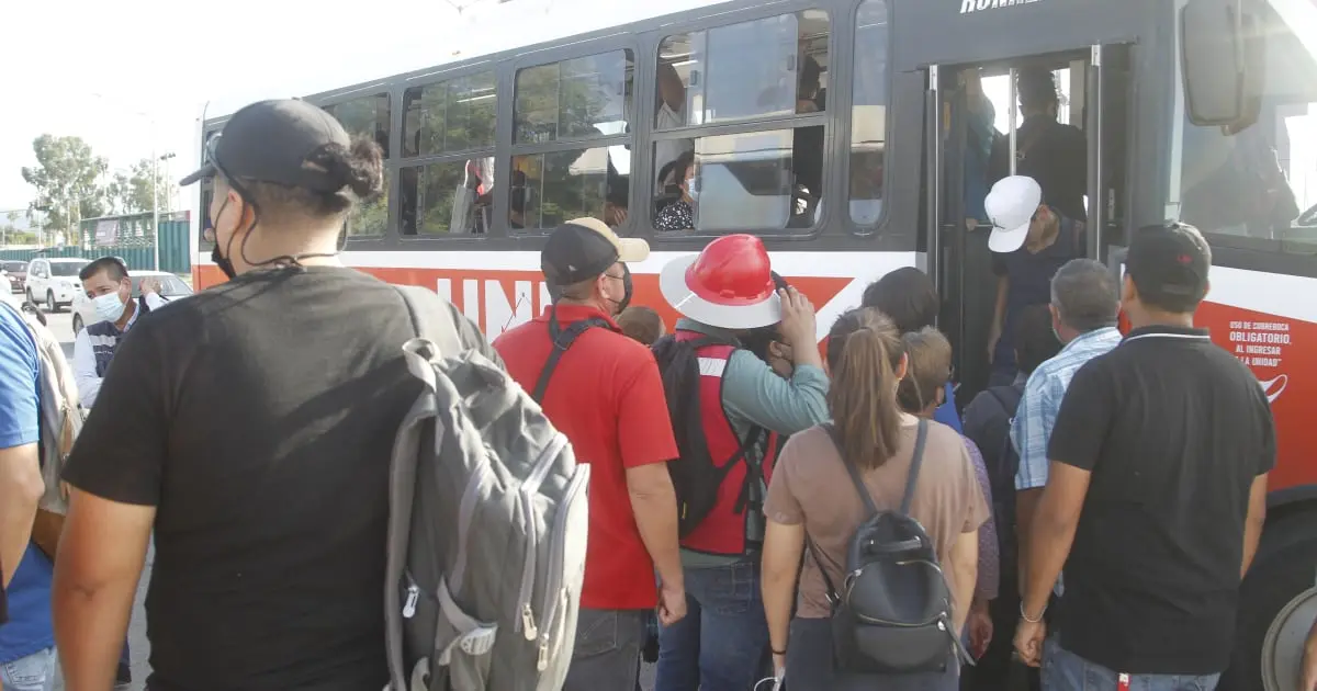 Estrategia del Transporte Urbano no resuelve demanda tras regreso a clases