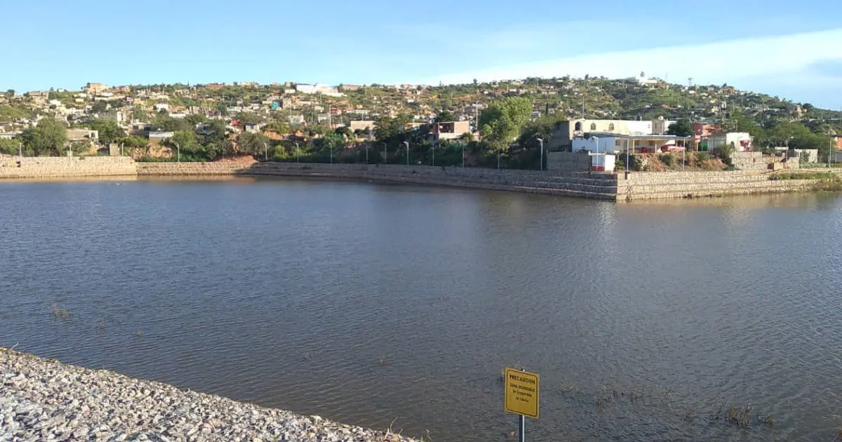 Represo de Nogales desfoga sobre la avenida Tecnológico; piden precaución