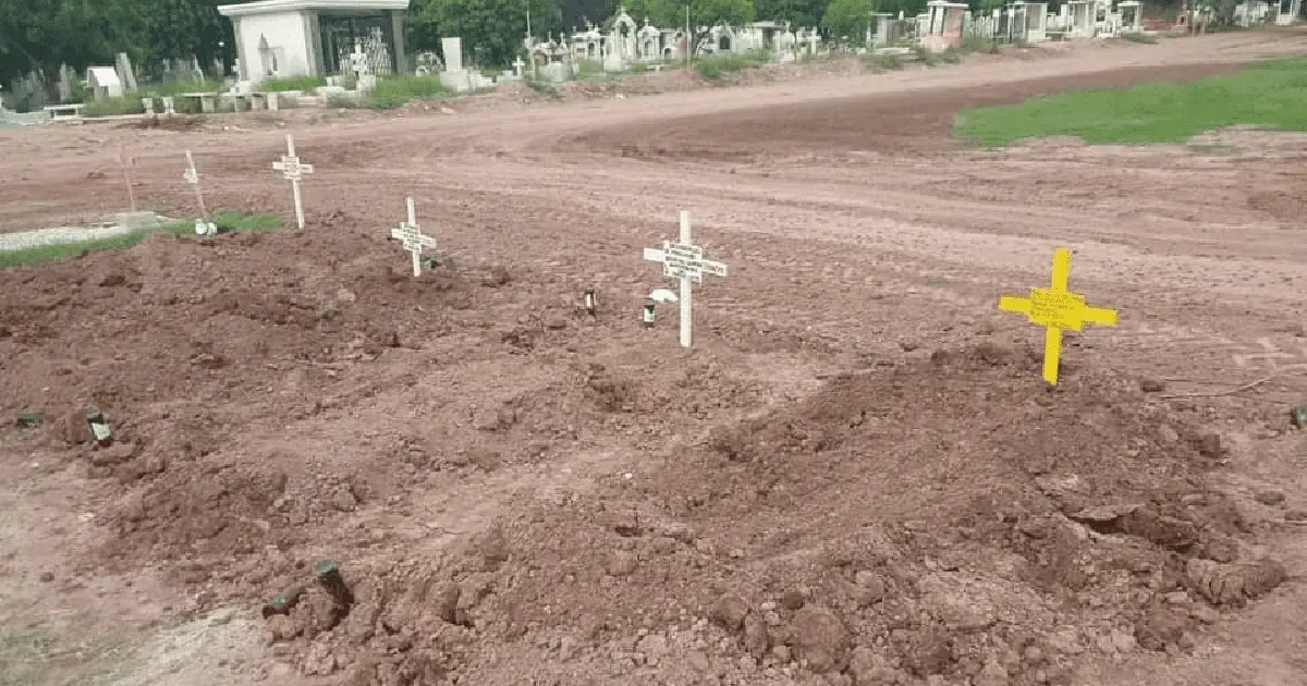 Sepultan cuerpos en calidad de desconocidos en Huatabampo y Navojoa