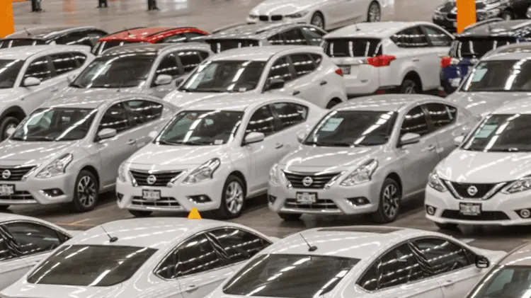 Venta de autos logra su mayor alza a tasa anual en 14 meses