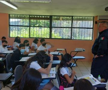 Previenen contra drogas y violencia a estudiantes nogalenses