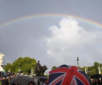 Arcoíris acompaña triste momento en el palacio de Buckingham