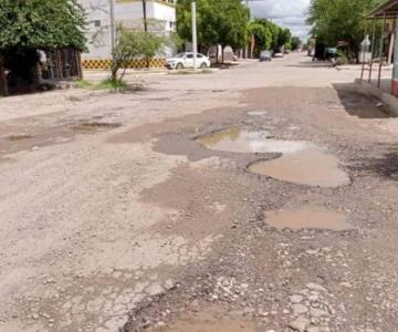 Reclaman huatabampenses mal uso de recursos en bacheo