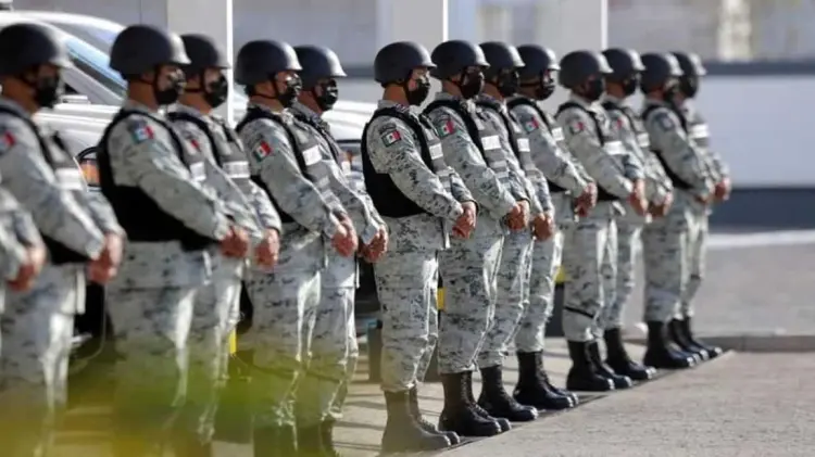 Medio británico advierte posible militarización de economía en México