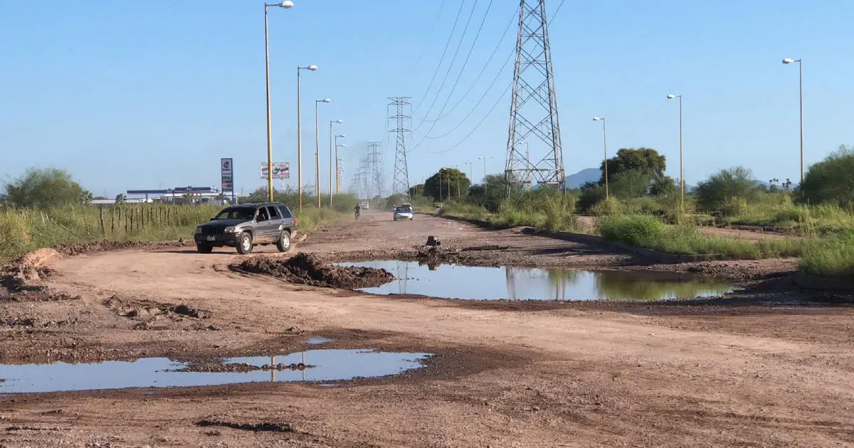 Bulevar Las Torres obliga a conductores a transitar por baldíos