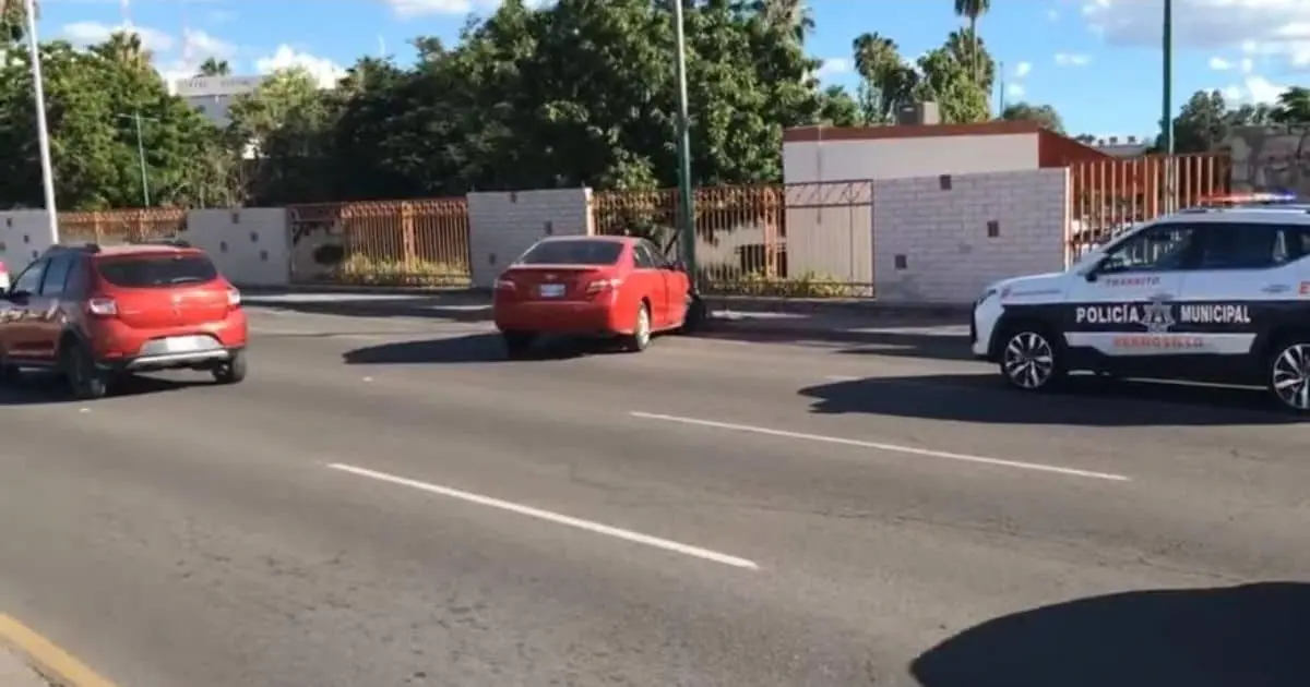 Embotellamiento causa choque en el Luis Encinas