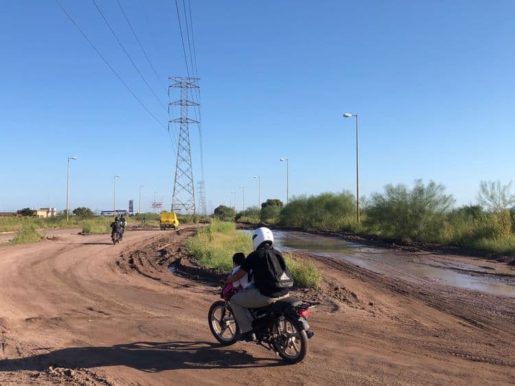 Bulevar Las Torres obliga a conductores a transitar por baldíos