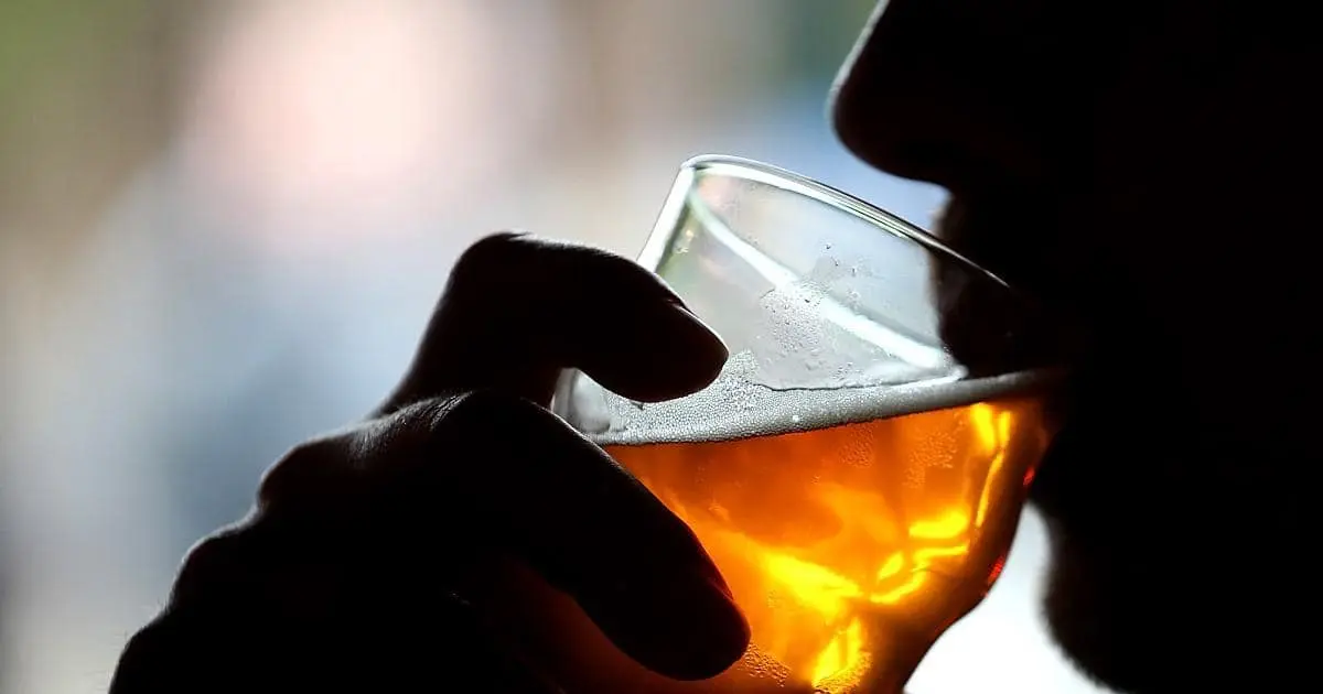 Cómo identificar una bebida adulterada