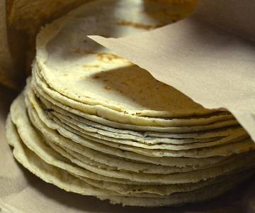 Precio de las tortillas está por los cielos