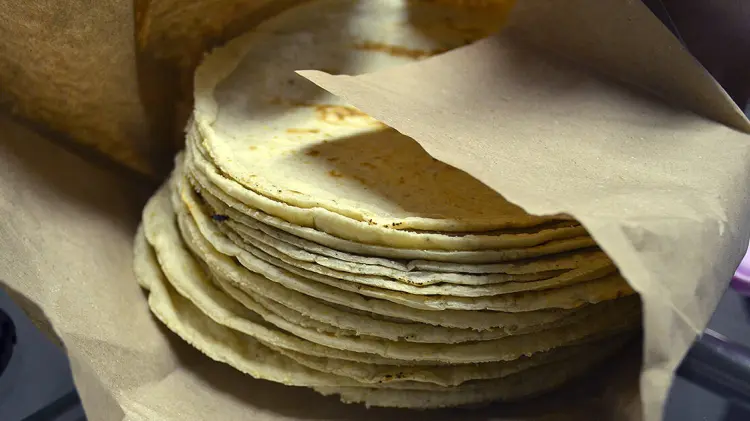 El sobreprecio del kilo de tortillas ya se ubica por arriba de los 8 pesos. (Foto: Especial)