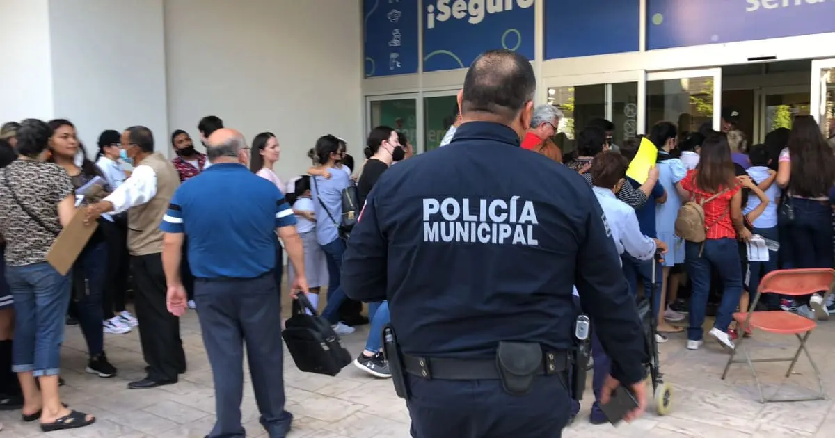 Cajeme: Tras horas formados, niños se quedan sin vacuna antiCovid