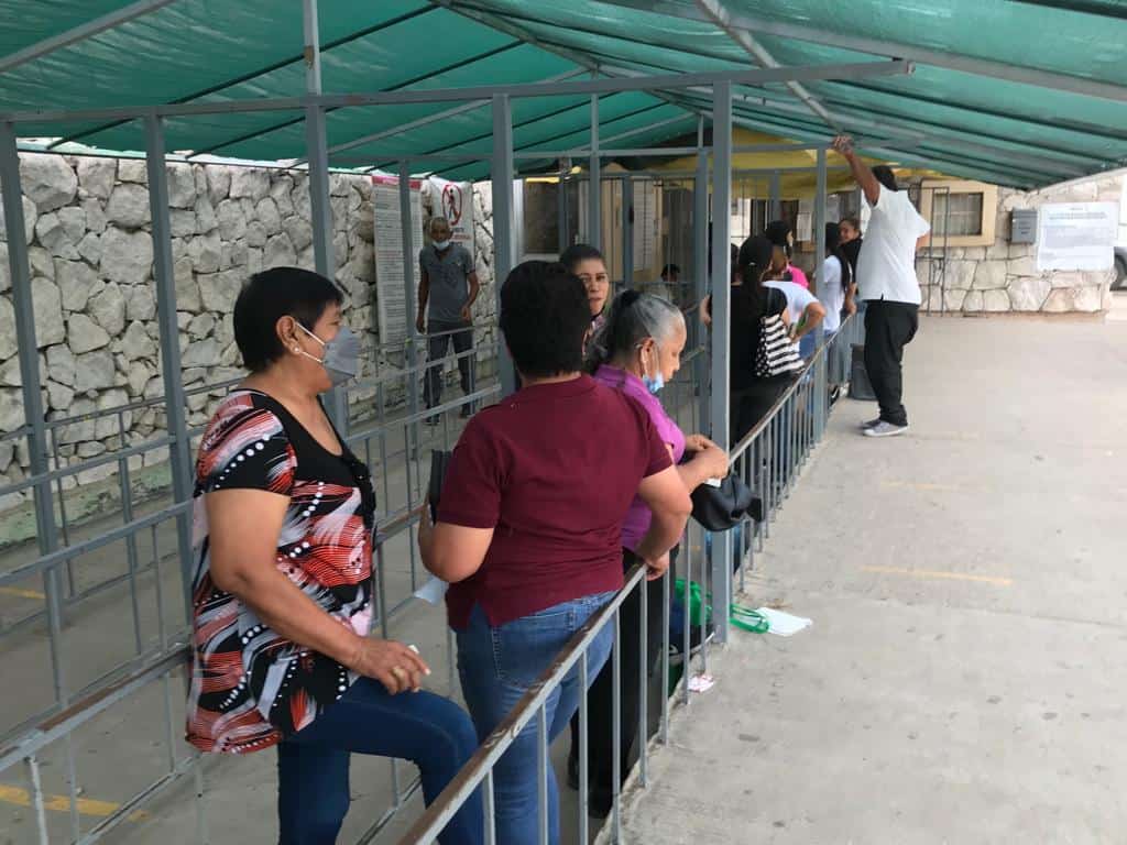 Familiares ingresan al Cereso I para visitar a internos tras incendio