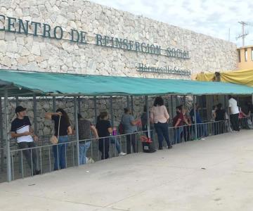 Familiares ingresan al Cereso I para visitar a internos tras incendio