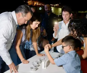 Antonio Astiazarán incentiva a niños a desarrollar su conocimiento