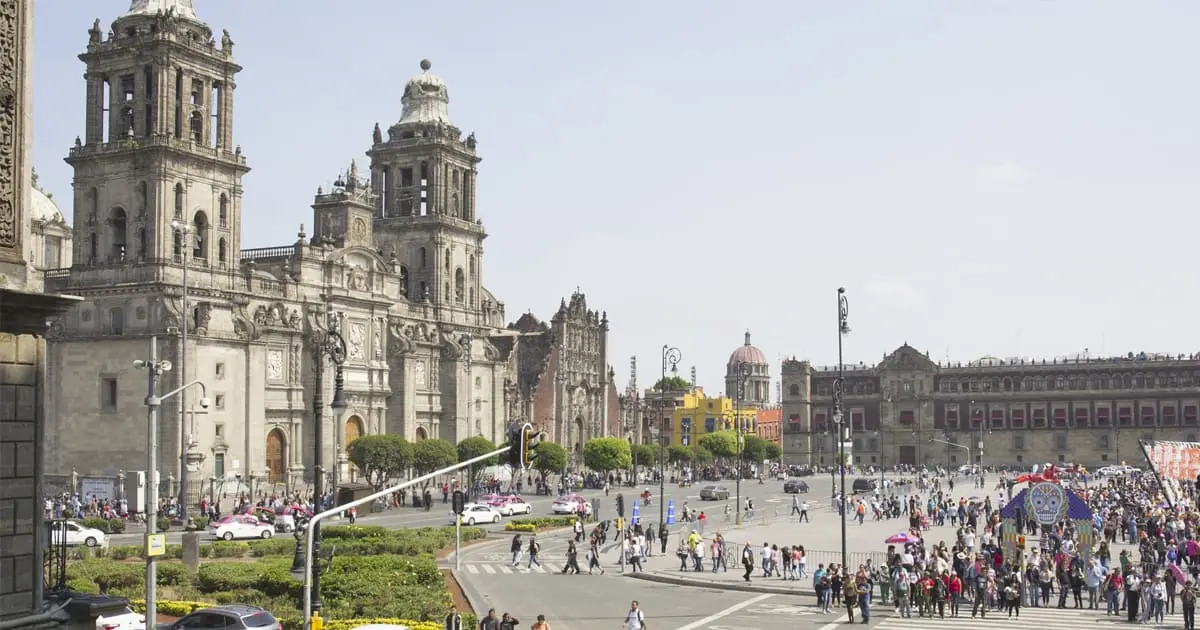 Los artistas que tienen más récord en el zócalo