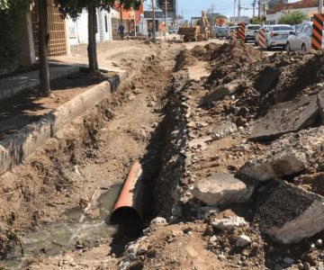 Lluvia atrasa trabajos de cambio de tuberías de drenaje en Valle Grande