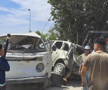 Tráiler sin frenos impacta negocios y es captado en cámara