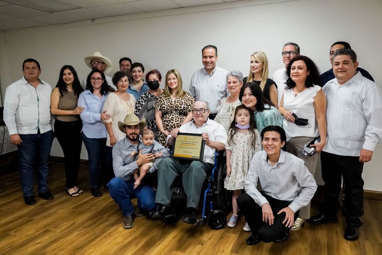 Celebran trayectoria de Memo Moreno