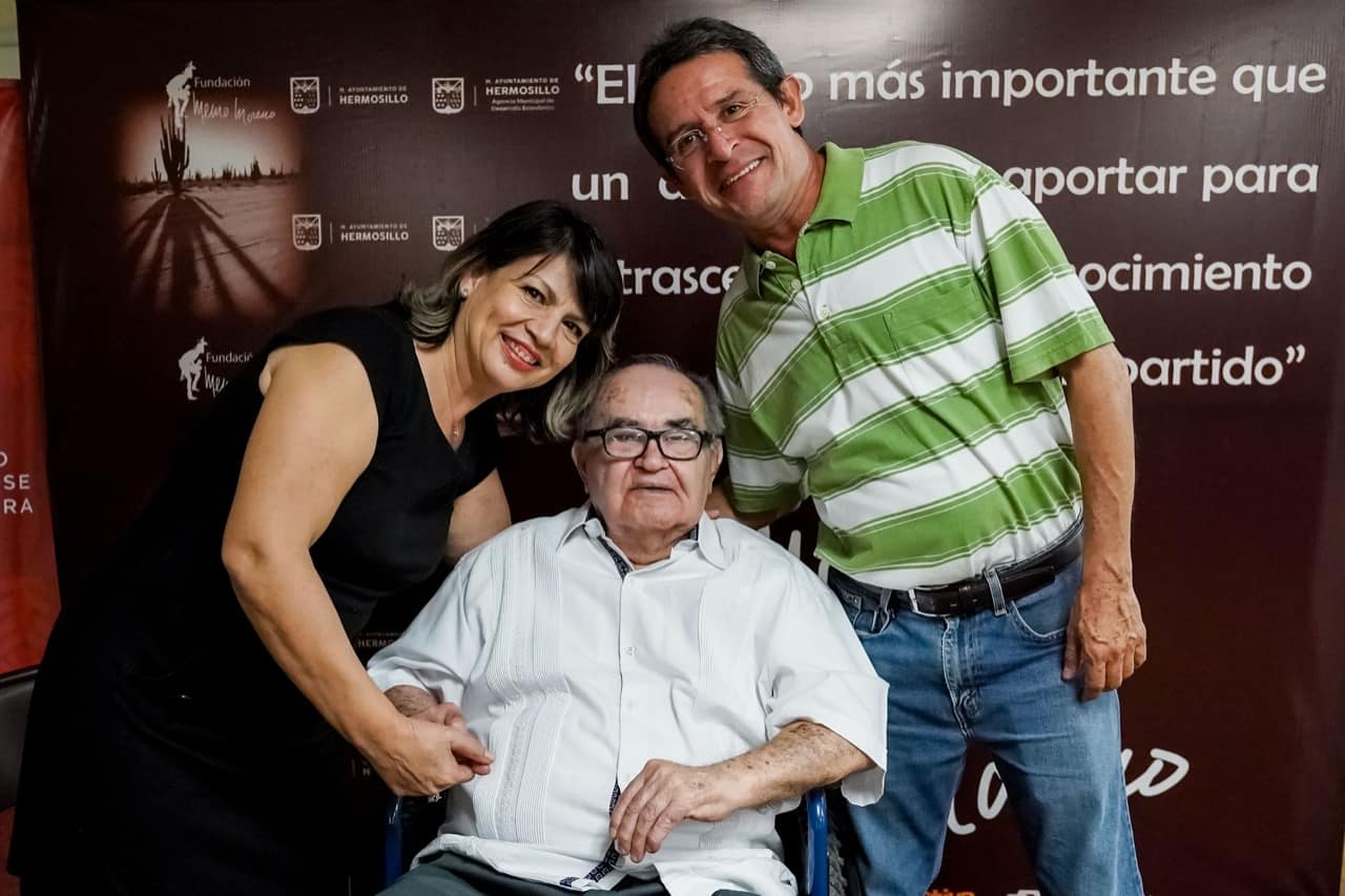 Celebran trayectoria de Memo Moreno