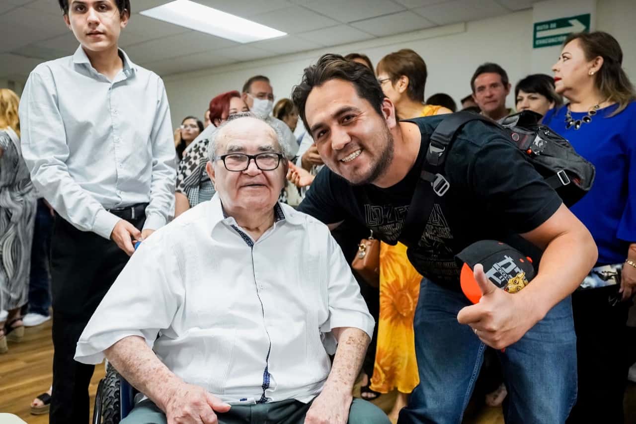 Celebran trayectoria de Memo Moreno