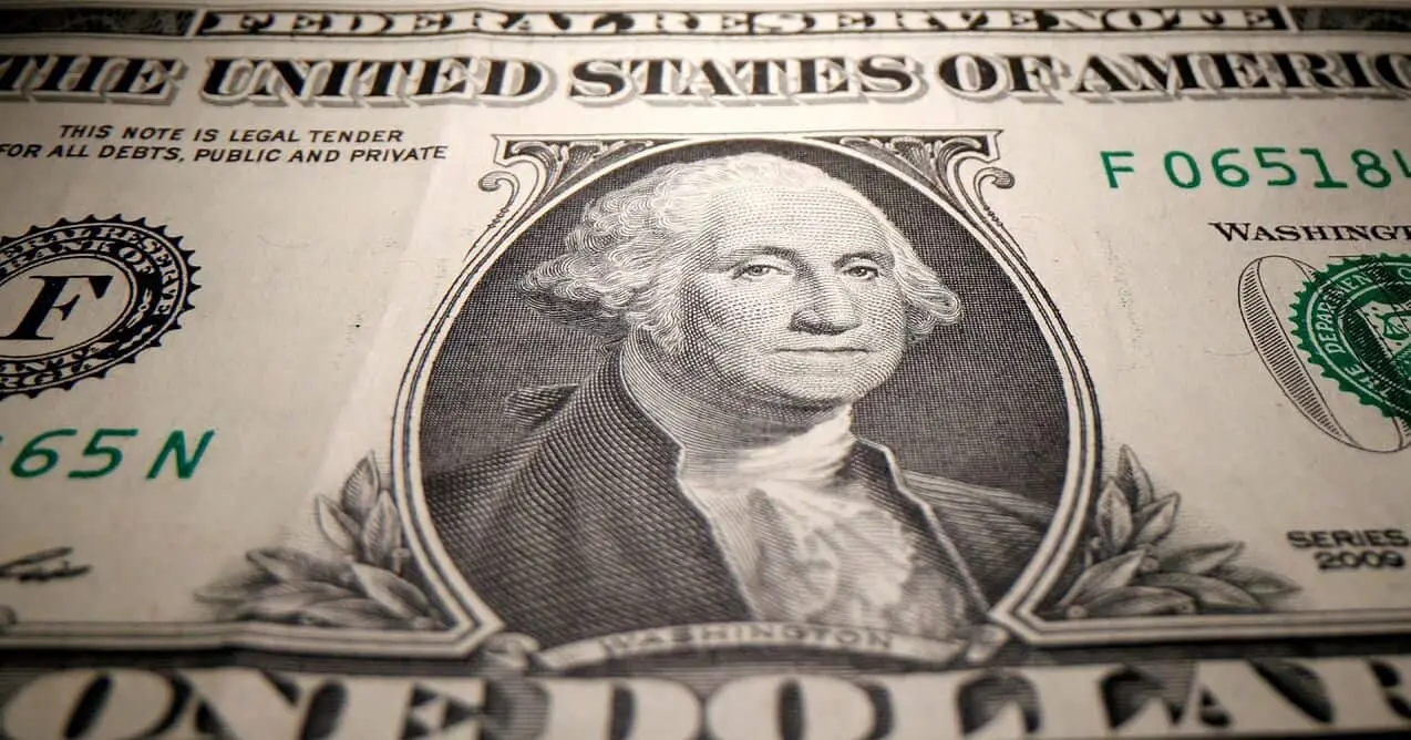 Dólar pierde fuerza mientras que bolsa y petróleo disparan