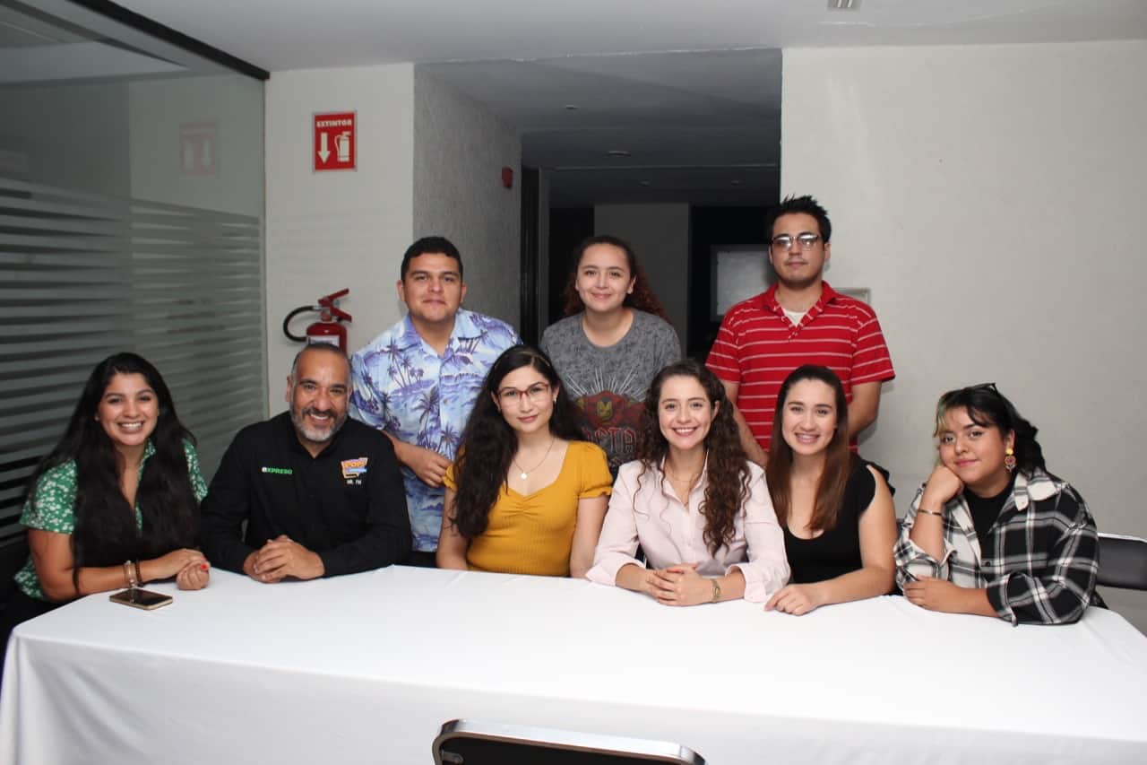 En ameno convivio, equipo de Expreso celebra aniversario