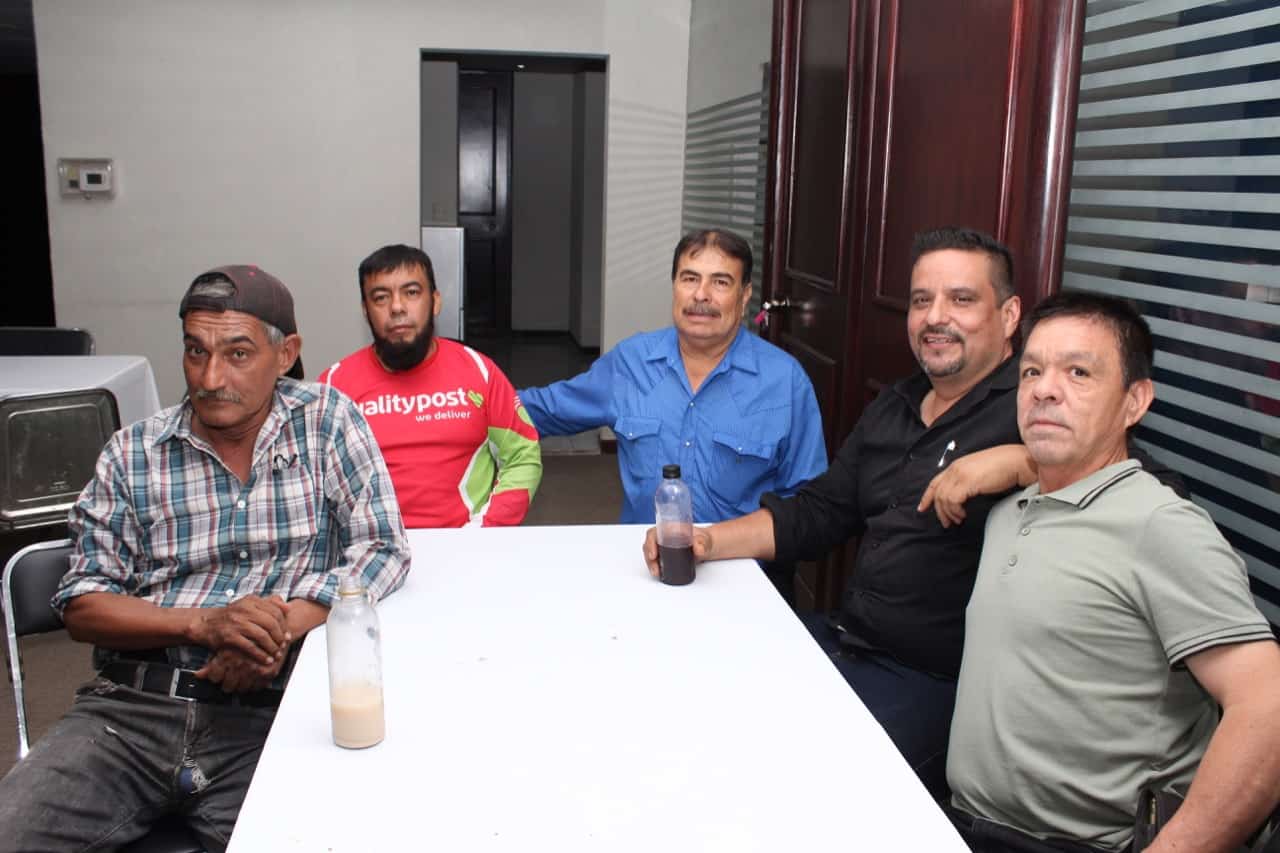 En ameno convivio, equipo de Expreso celebra aniversario
