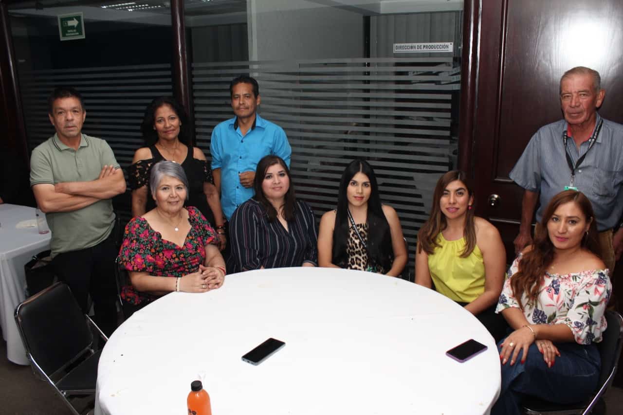 En ameno convivio, equipo de Expreso celebra aniversario