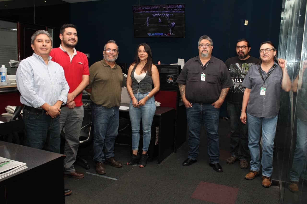 En ameno convivio, equipo de Expreso celebra aniversario