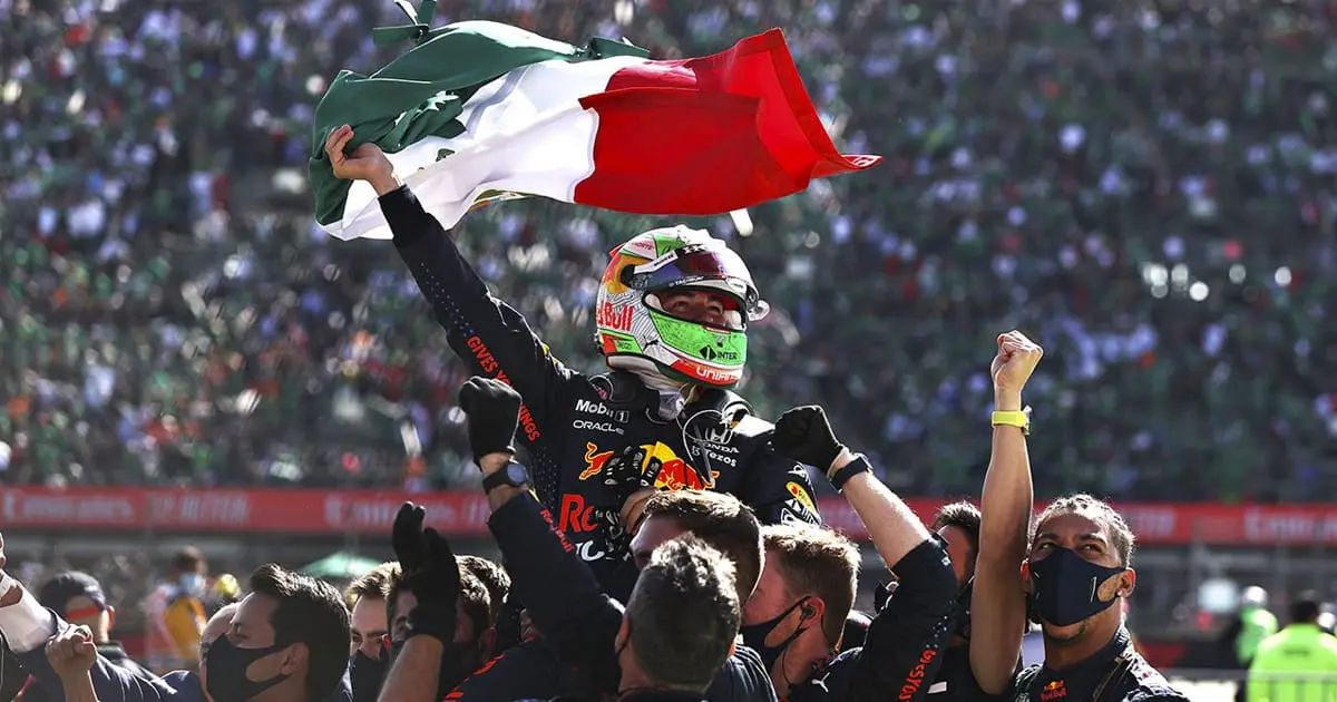 Checo Pérez se queda con el segundo puesto en el GP de Japón