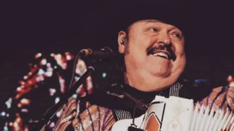 Ramón Ayala celebra 50 años de trayectoria