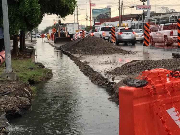 Lluvia sorprende este viernes a Hermosillo; recuento de daños