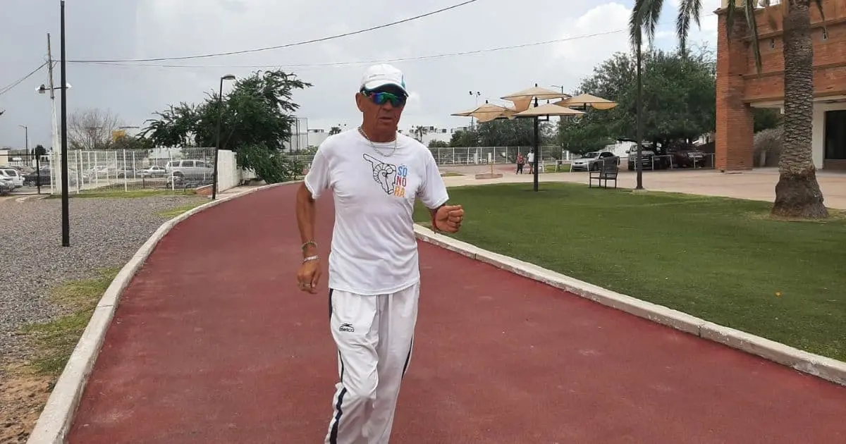 Marco León, ultramaratonista sonorense desde los 16 años