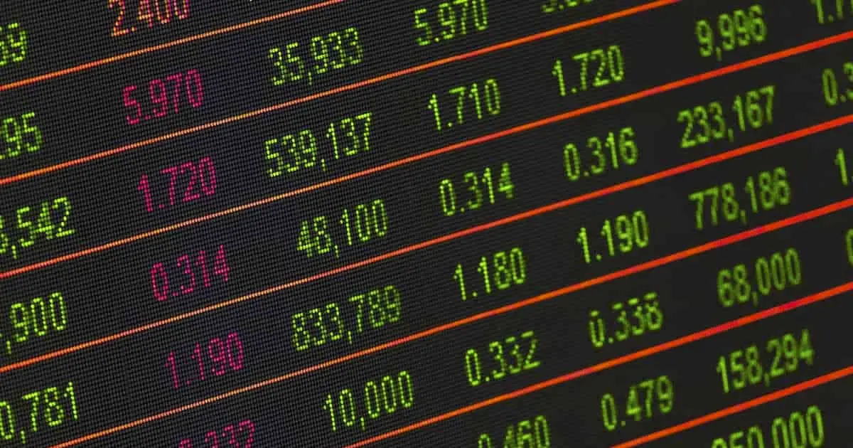 Wall Street se tambalea con lunes negro