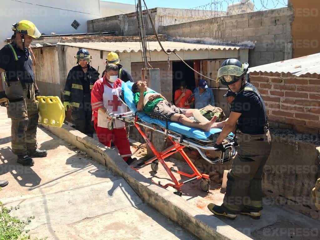 Barda de una casa se derrumba y cae sobre una señora de 58 años