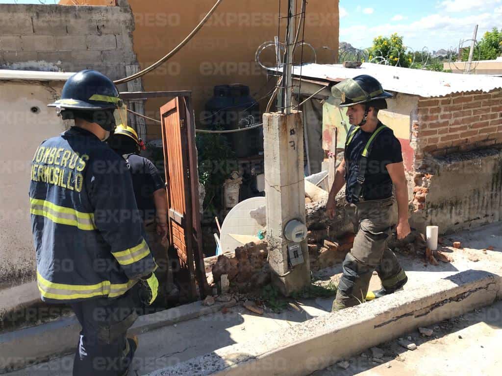 Barda de una casa se derrumba y cae sobre una señora de 58 años