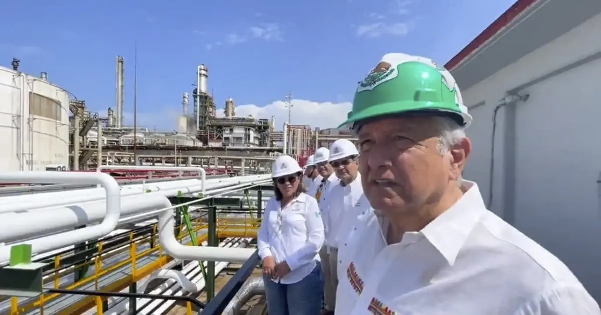 López Obrador visita refinería en Veracruz