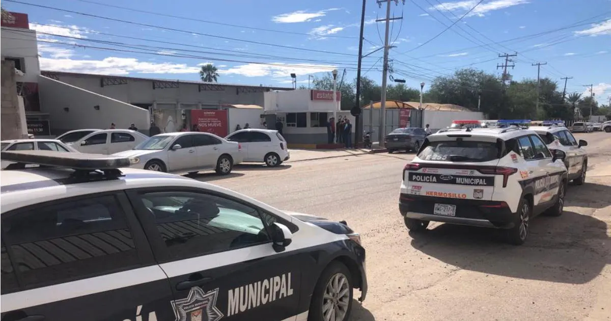 Vecinos de paquetería se manifiestan por  daños ocasionados en las calles