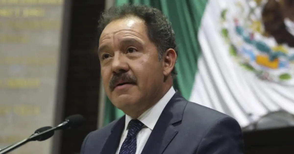 Vinculan a operador financiero por presunto lavado de dinero