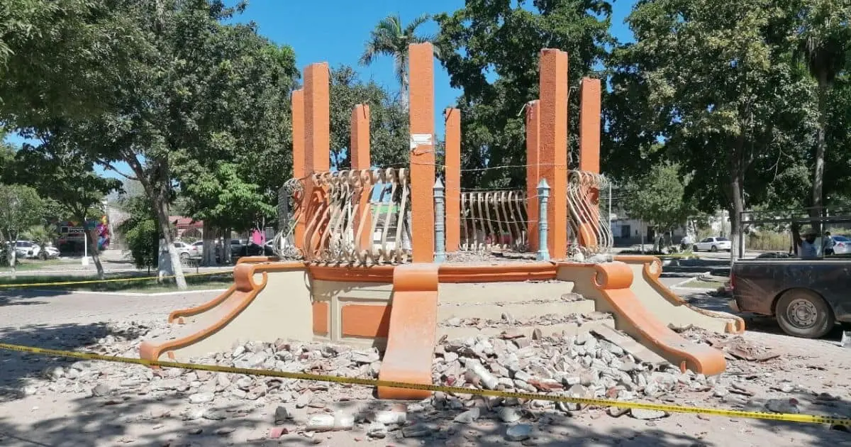 Ordena Cmcop reparación del techo de kiosko en Plaza Juárez